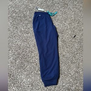 New with tags Figs women’s Freex Lined  Zamora Jogger scrub pants